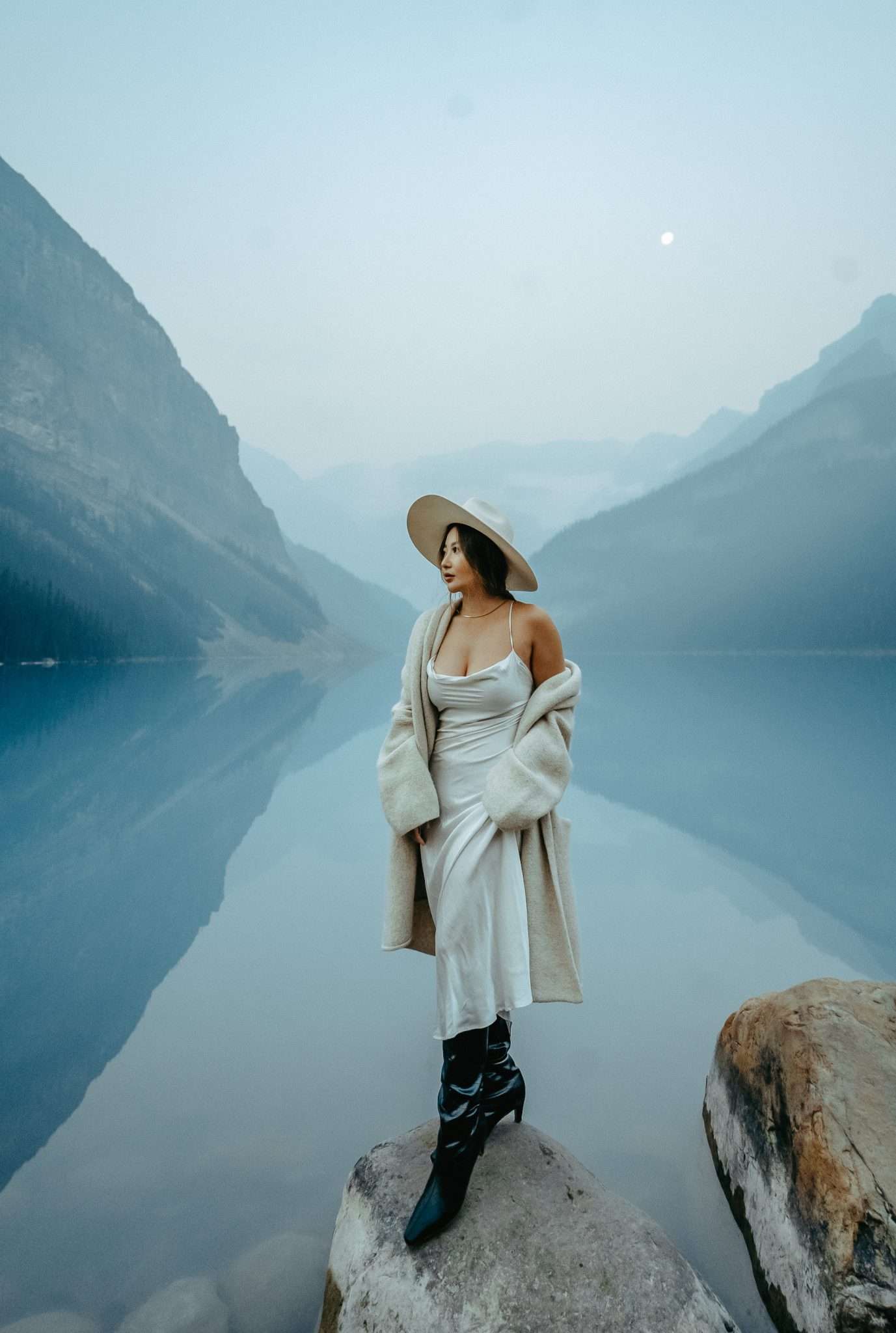 Coco Tran — Aesthetic Travel Blog By Film Photographer Coco Tran https://cocotran.com/what-to-wear-in-banff/