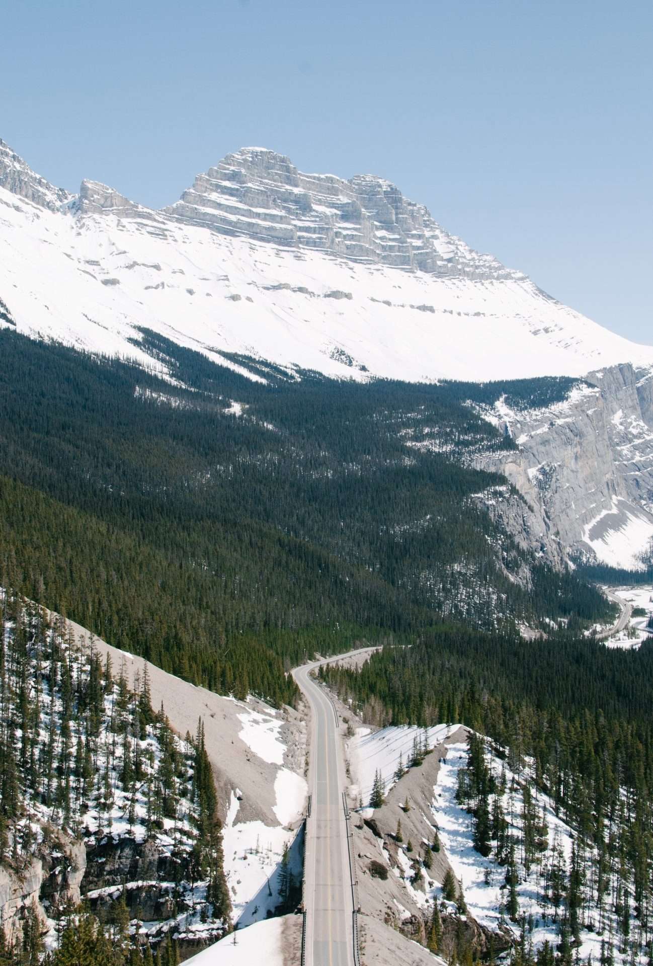 The Ultimate Guide to Canada’s Most Scenic Routes: Icefields Parkway Drive