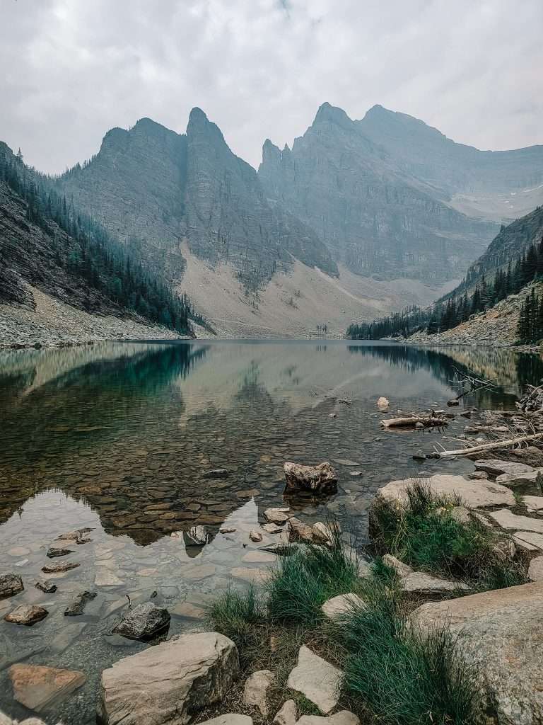 Coco Tran — Aesthetic Travel Blog By Film Photographer Coco Tran https://cocotran.com/hike-at-lake-louise/