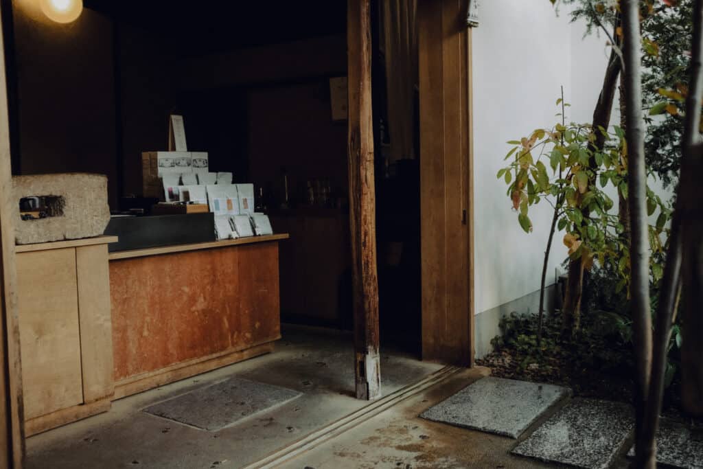 Coco Tran — Aesthetic Travel Blog By Film Photographer Coco Tran https://cocotran.com/best-kyoto-coffee-shops/