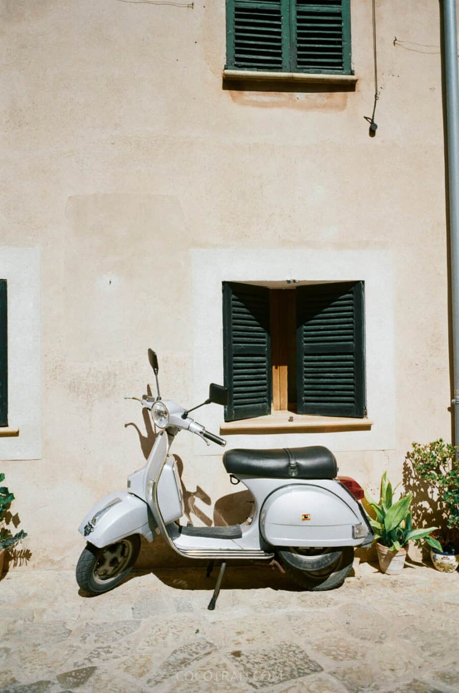 https://cocotran.com/guide-to-visiting-valldemossa-mallorca-spain/