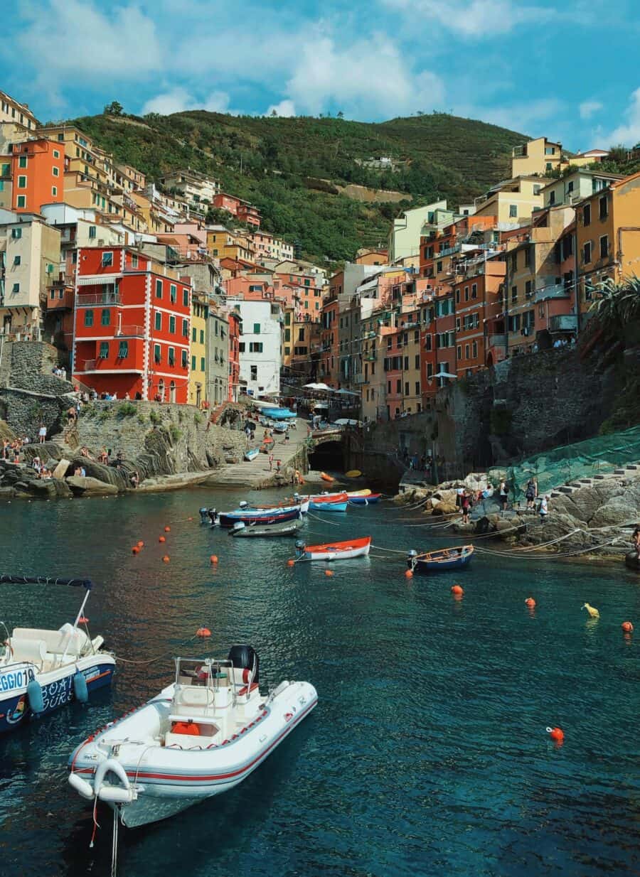 Coco Tran — Aesthetic Travel Blog By Film Photographer Coco Tran https://cocotran.com/best-beaches-in-cinque-terre-italy/