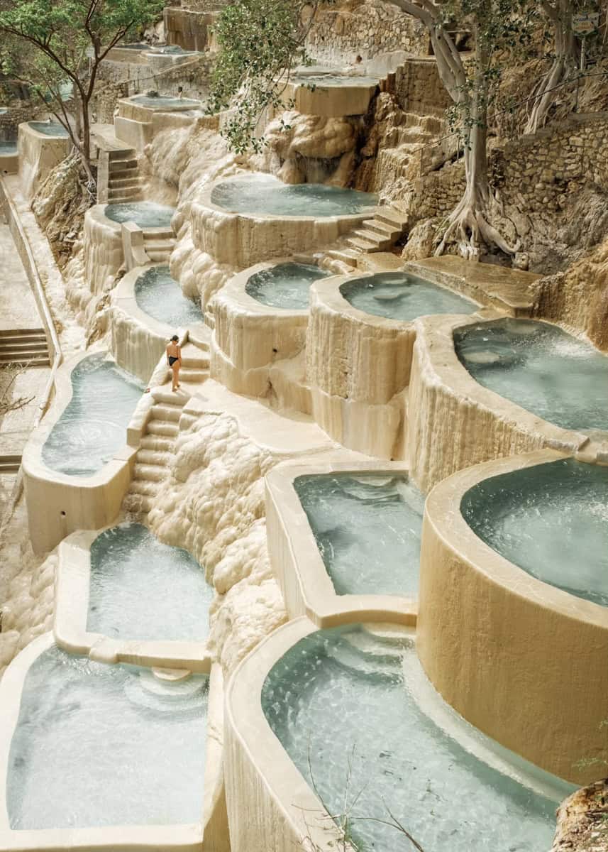 https://cocotran.com/grutas-tolantongo-hot-springs-mexico/