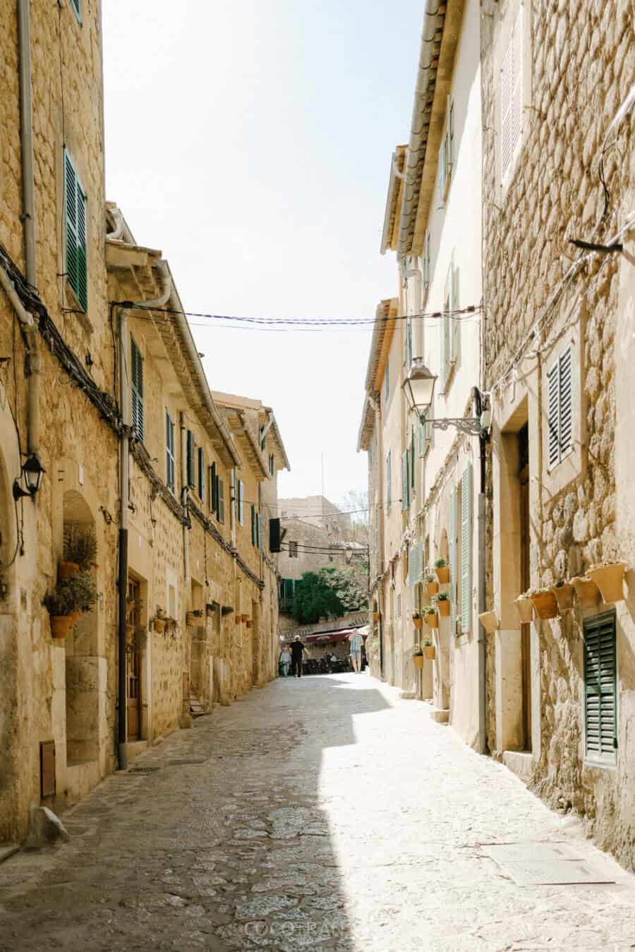 (2026) 35 Unforgettable Things to Do in Mallorca Spain: Your Ultimate Mallorca island Travel Guide https://cocotran.com/things-to-do-in-mallorca-spain/